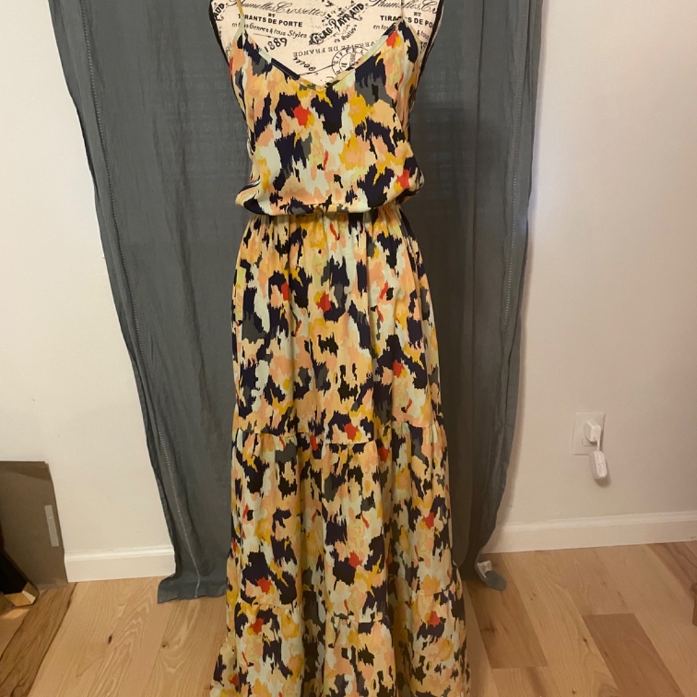 Dress - Picture 2 of 2